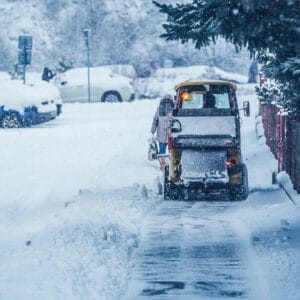 Warum Winterdienst für Seniorenheime besonders wichtig ist: Sicherheit und Mobilität im Winter